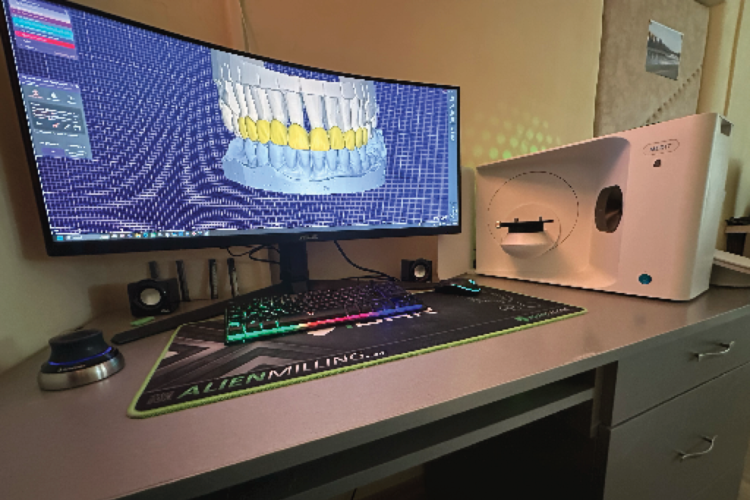 Komplexné digitálne a výrobné procesy - razor lab